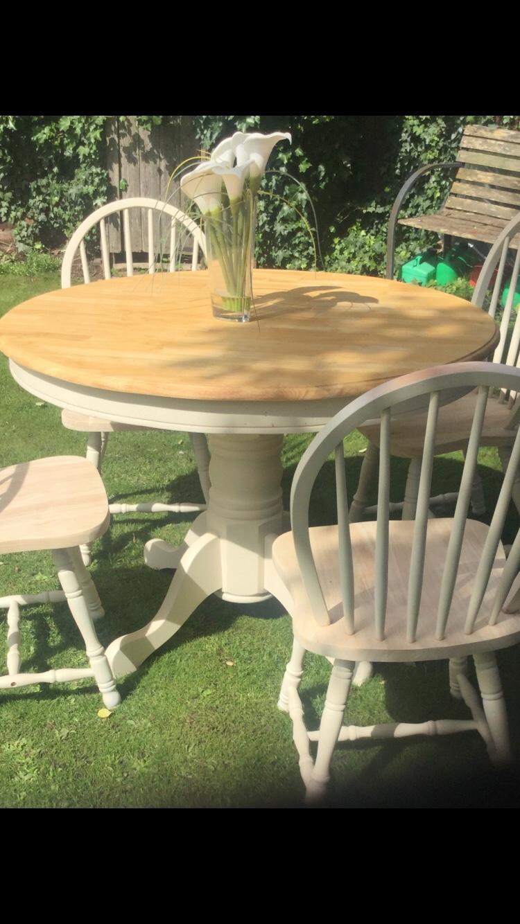 Extending farmhouse table and 4 chairs in CH65 Port for £200.00 for sale Shpock