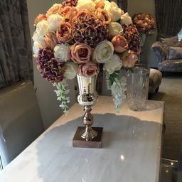 Vase and flowers arrangement open to offers