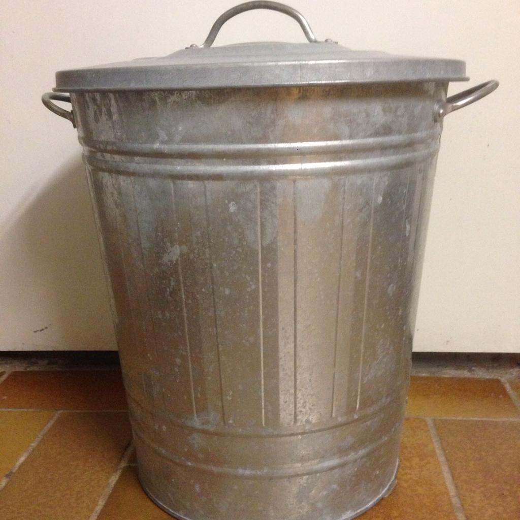 Blechtonne, Blech, Tonne, Wäschekorb, Wäsche in 36100 Petersberg für 20