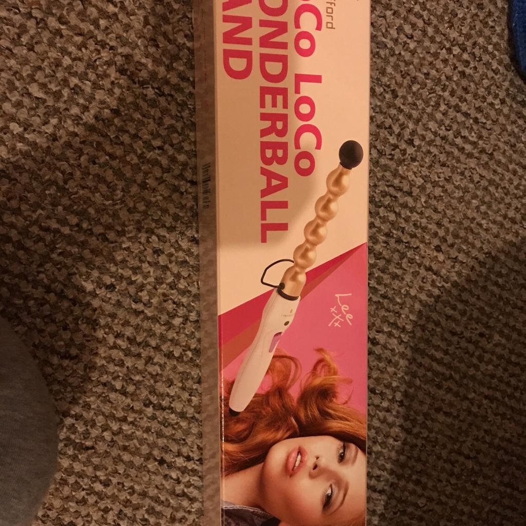 Lee Stafford coco loco wonderball wand in W12 London f r 9 00