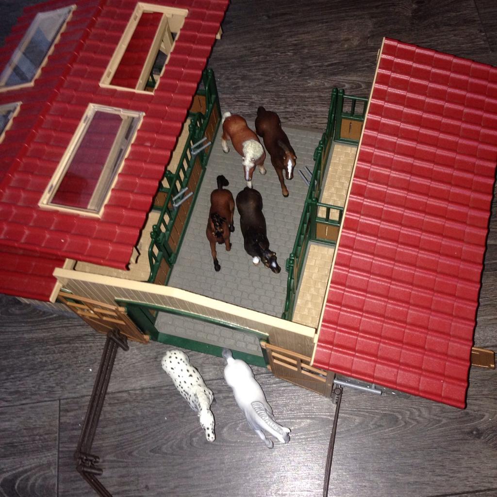 Schleich Pferdestall groß in 6020 Innsbruck für 60,00 € zum Verkauf