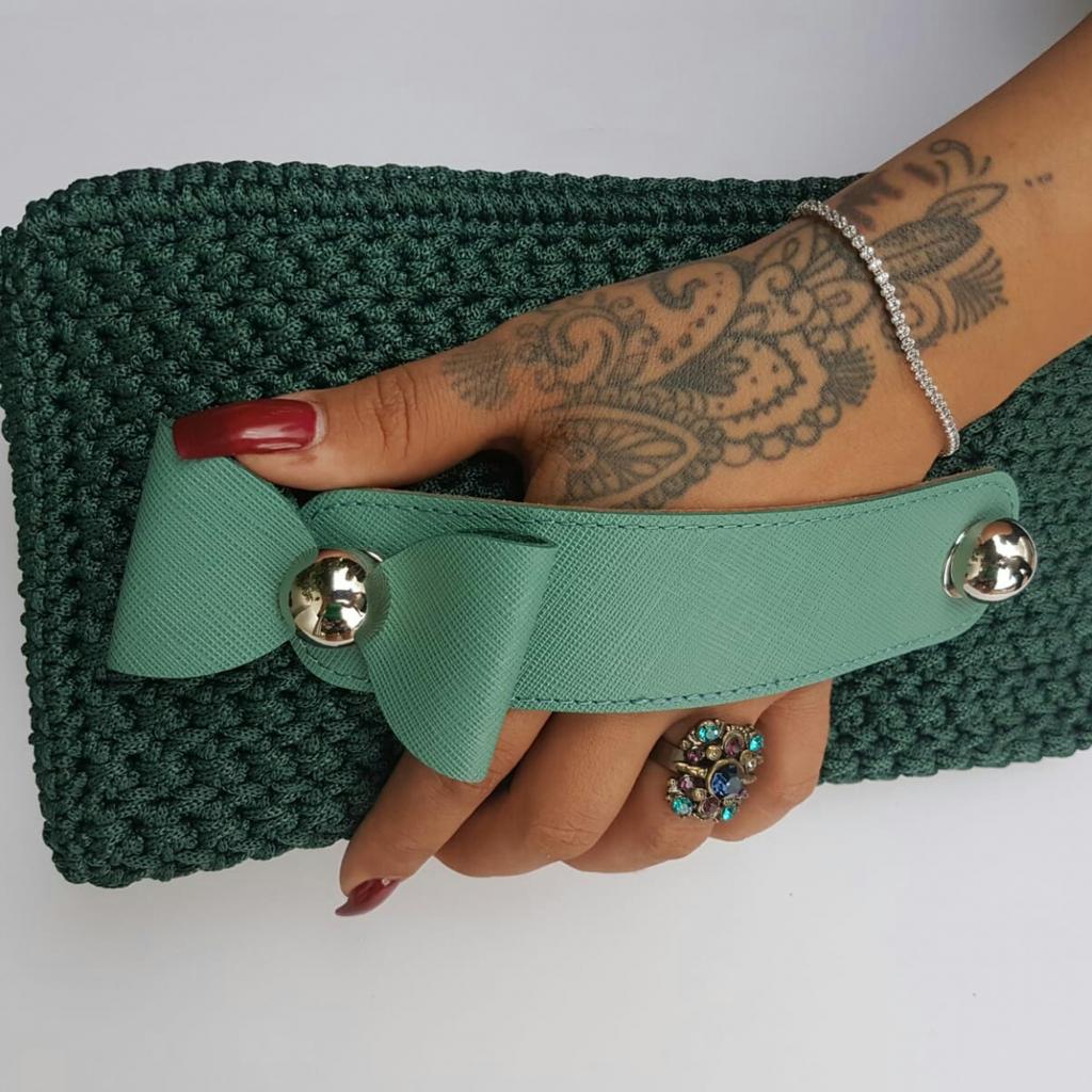 Selbst gehäkelte Tasche
Griffe aus echtem Leder
Made in Italy
Unikat