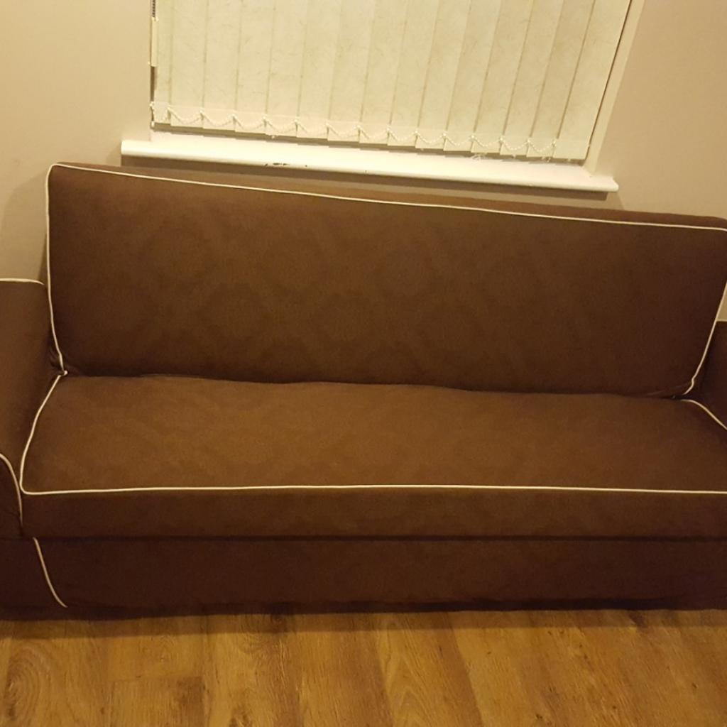 two settees in Peterborough für £ 60,00 zum Verkauf Shpock AT