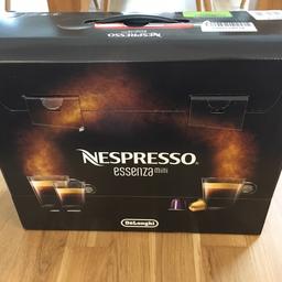Neu und OVP
Nespresso essenza mini deLonghi in Rot
Kaffeemaschine für Nespresso-Kapseln