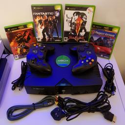 Original xbox...
2 controllers...
4 games...
all necessary wires...
full working order...
Good condition