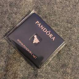 Brand new and sealed genuine Pandora Rose Christmas Tree Petite Locket Charm. Only selling as not enough room in locket. Happy to post at buyers cost