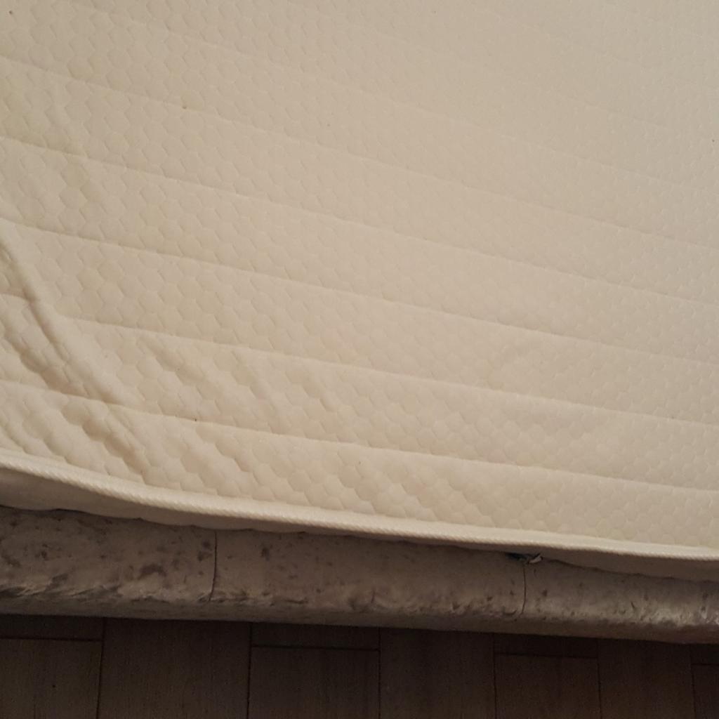 King Size velvet bed grey memory mattress in B77 Tamworth für 100,00