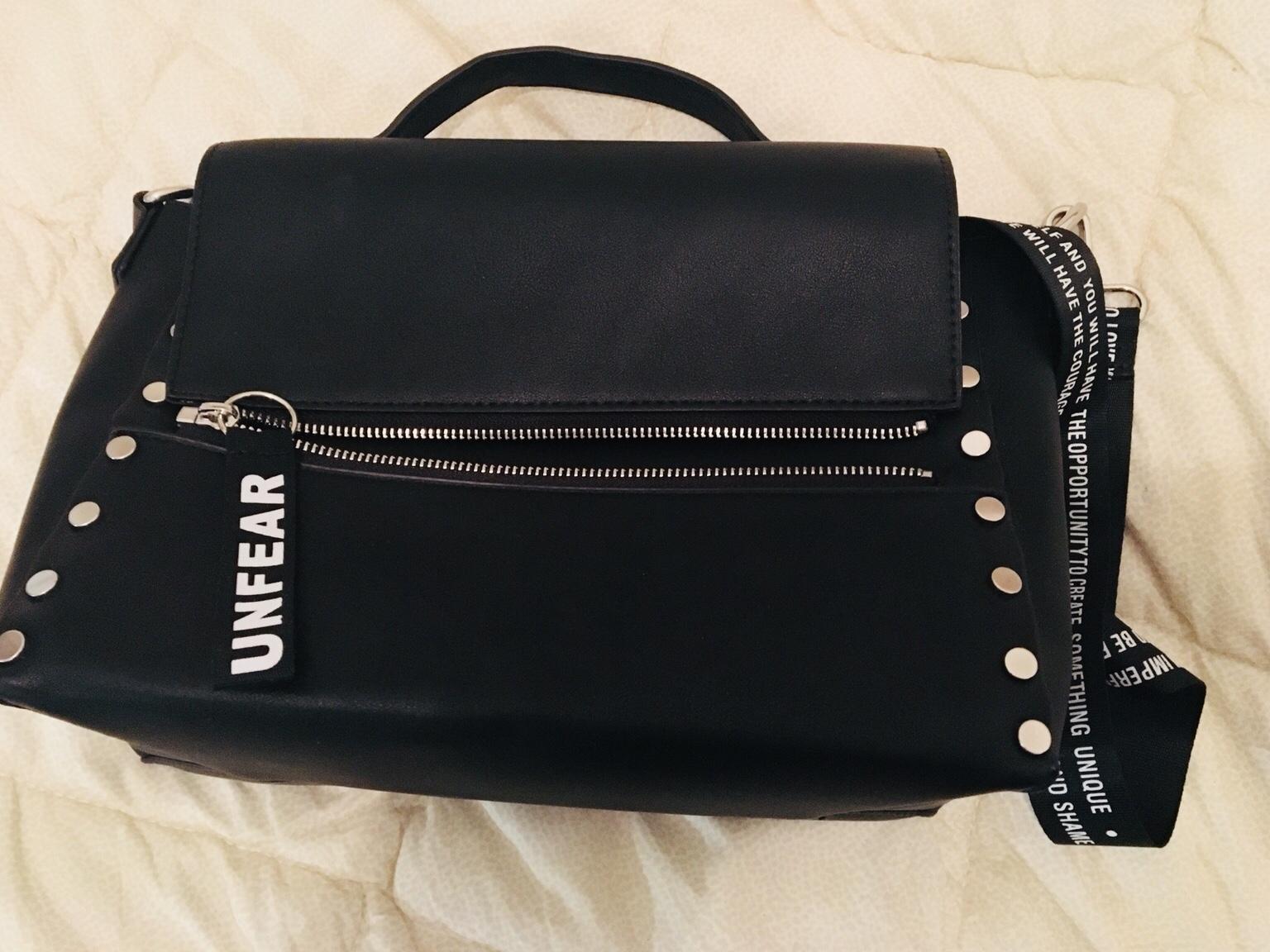 Borsa A Tracolla Uomo In Pelle Pieno Fiore Crazy Horse, Marrone, 25L. Capiente Per Laptop 17,3'', Con Tasche Multiple E Cerniere YKK. Vintage.