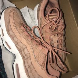 New in box , in good condition has never been worn
Size 4.5 women section - originally £130 however was
Bought for £100 in store for Black Friday sales.
ORIGINAL NOT REPLICA , THEY ARE GENUINE
-Can be delivered if preferred