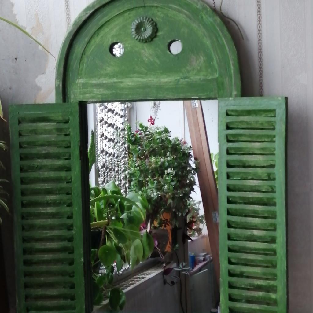 wooden garden mirror with shutters in SE17 London für 23,00 £ zum