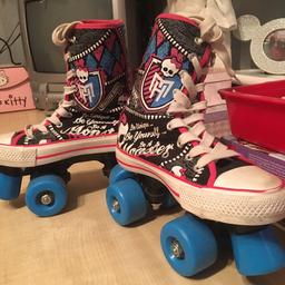Monster high rollerskates size 1 to 2 hardly used excellent condition