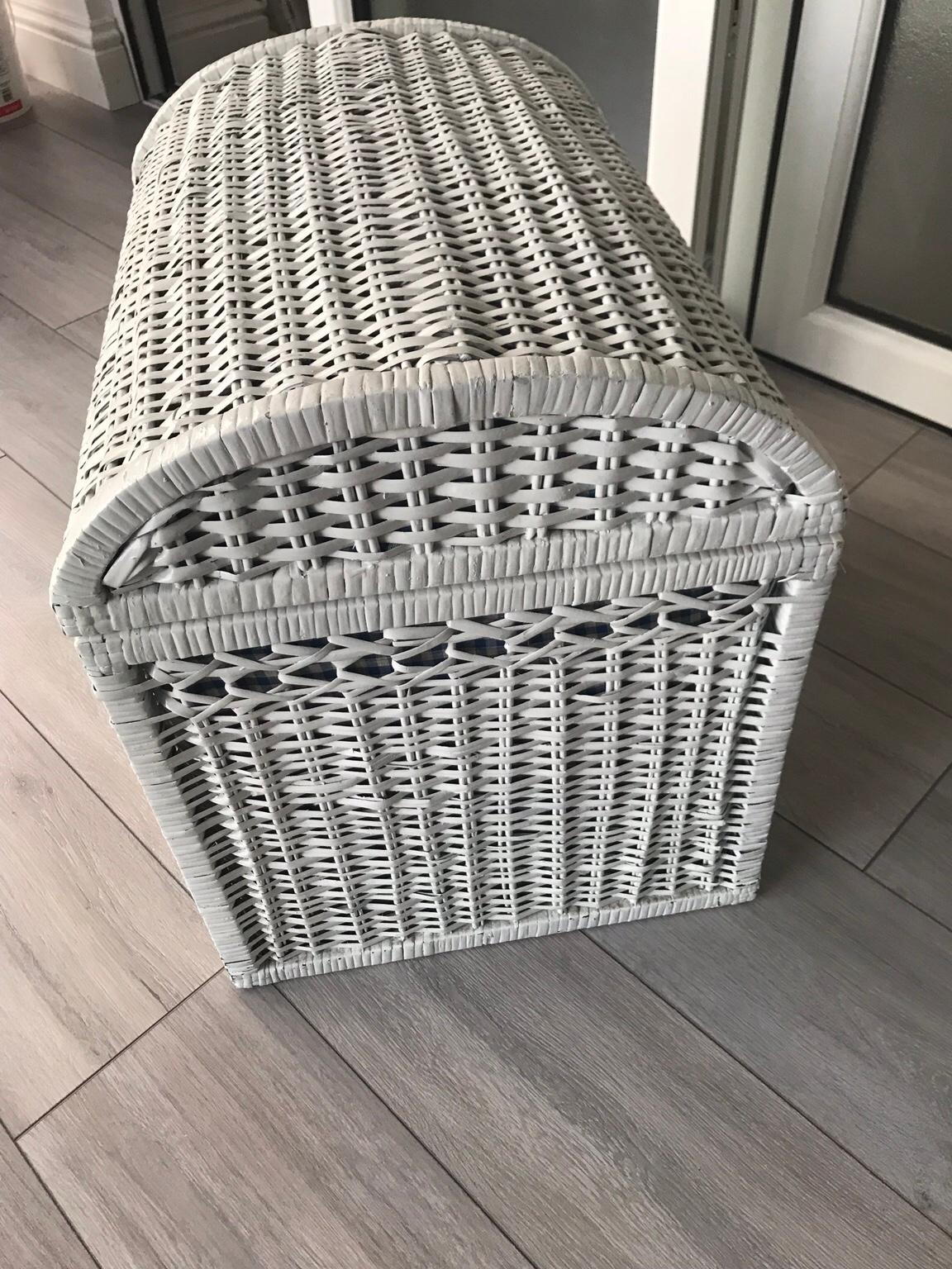 White Rattan storage chest in Peterborough für 10,00 £ zum Verkauf ...