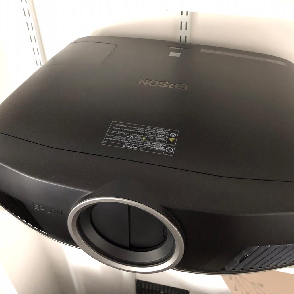Epson EH9300 4K Enhanced Projector in SO19 Southampton für 1.300,00