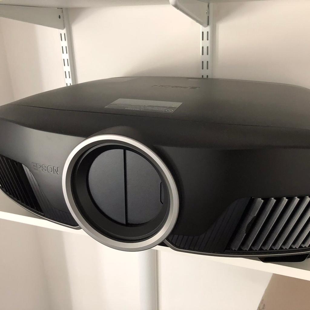Epson EH9300 4K Enhanced Projector in SO19 Southampton für 1.300,00