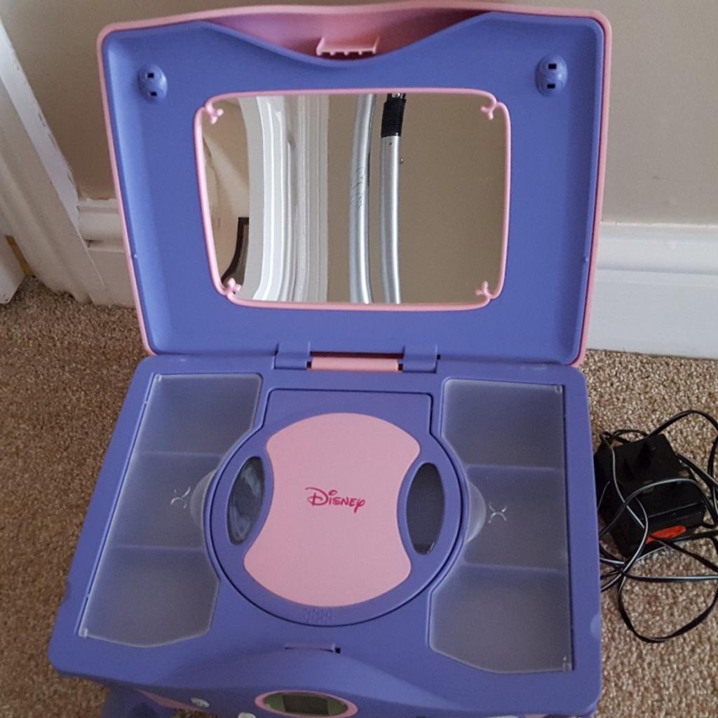 Disney Princess CD player/jewellery box in B61 Bromsgrove for £25.00