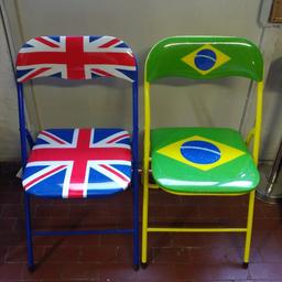 coppia di sedie richiudibili in metallo con bandiere Inghilterra e Brasile nuove mai usate
