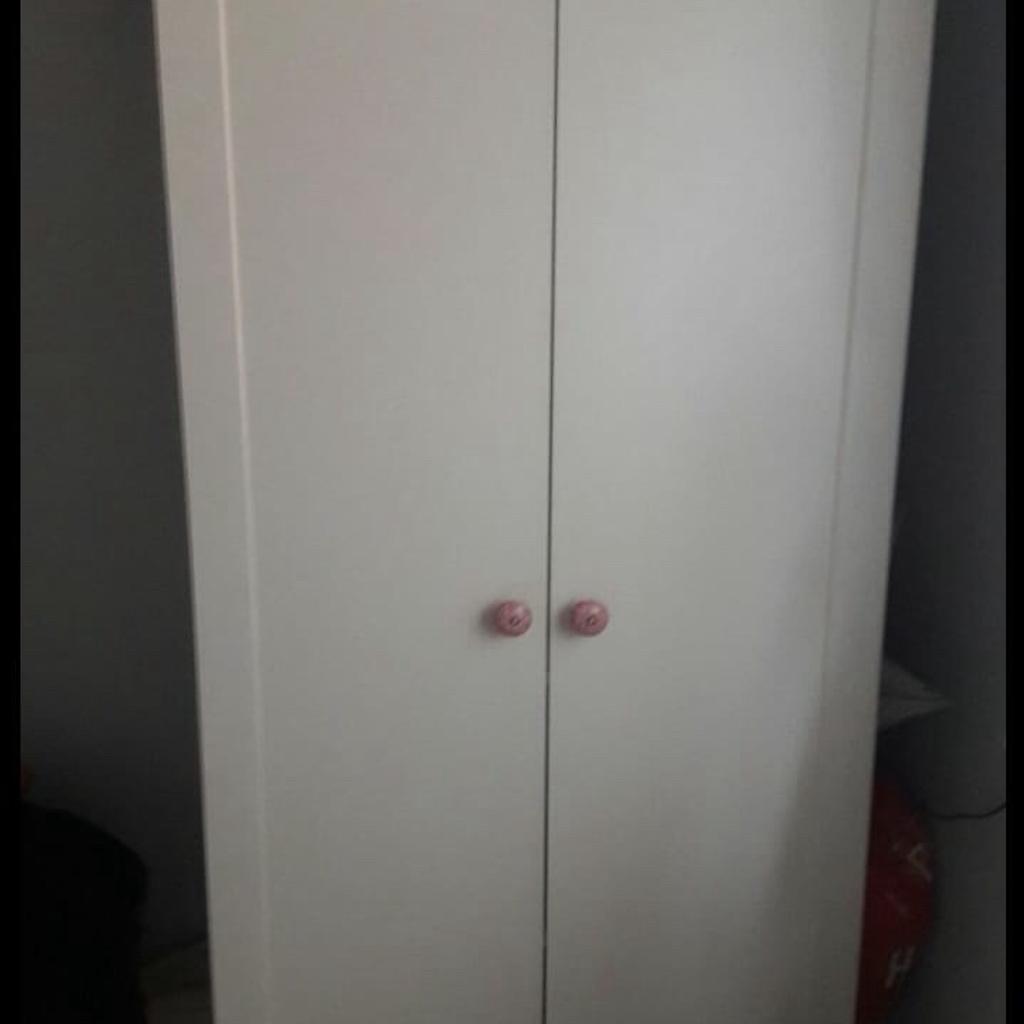 Wardrobe,Cot and Changing Unit/Shelving in DY6 Dudley für £ 100,00 zum