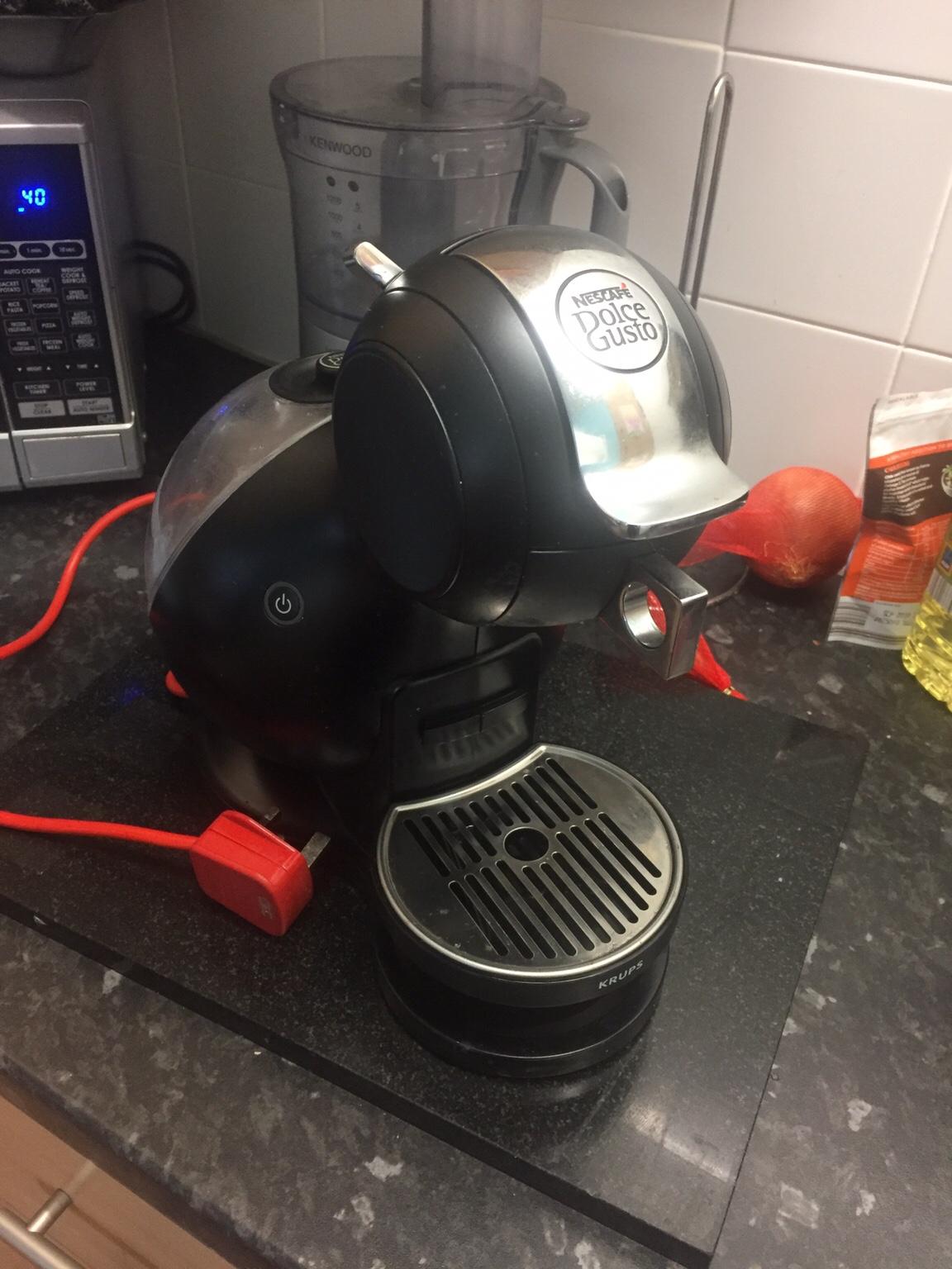 Nescafé Dolce Gusto coffee machine in NG10 Erewash für £ 8,00 zum ...