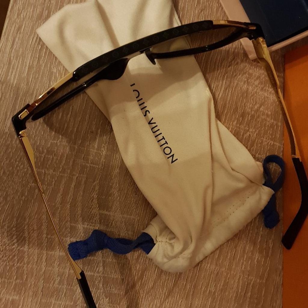 LOUIS VUITTON Mascot Sonnenbrille, - Handtaschen