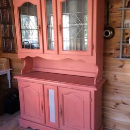 Preloved, refurbished Dresser painted in Annie Sloan Scandinavian pink. Internal painted in Paris grey. All sealed with wax for durability.
Shelf to inner cupboards.
Height- 75”
Width- 49”
Depth - 15”
Top lifts off, however both parts very heavy and will need two people to handle it.