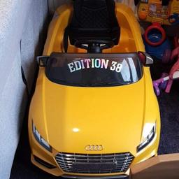 kids electric Audi tt 12volt parent controlled car in excellent condition would make an great Xmas present