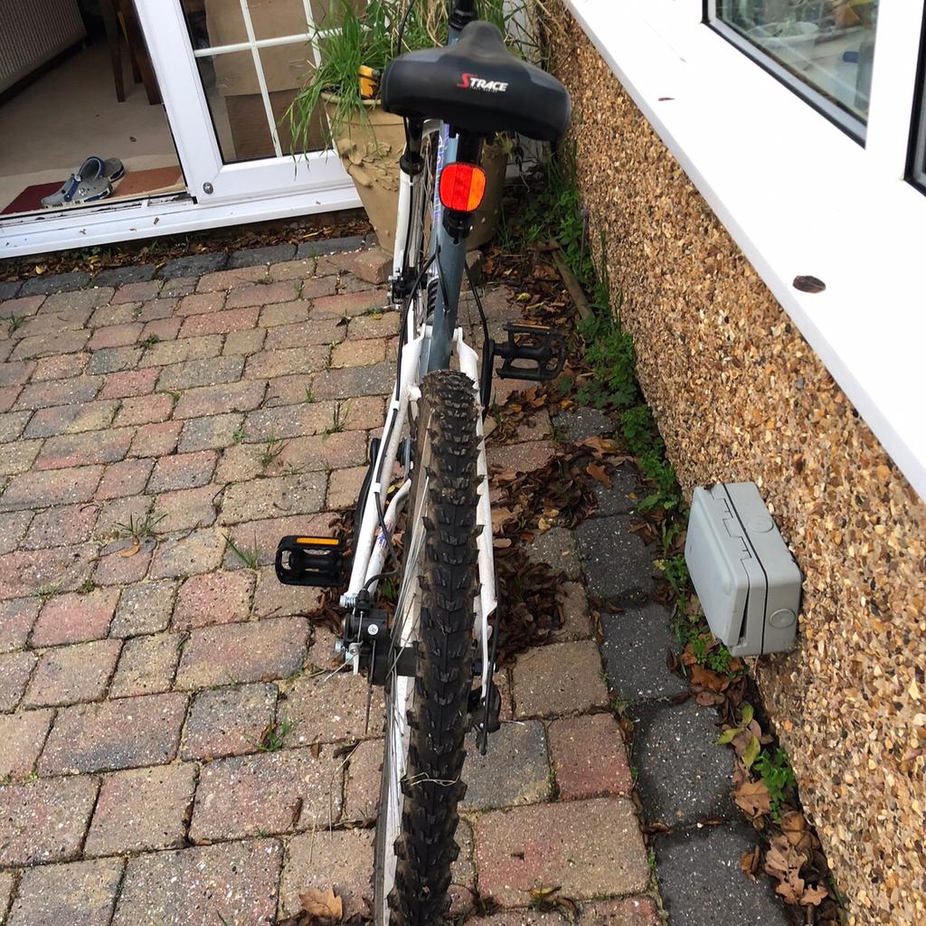 Apollo ariana best sale mountain bike