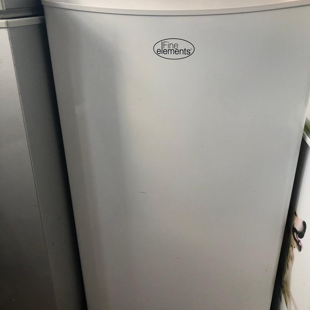 Under bench fridge/freezer in NE5 Tyne für £ 15,00 zum Verkauf Shpock AT