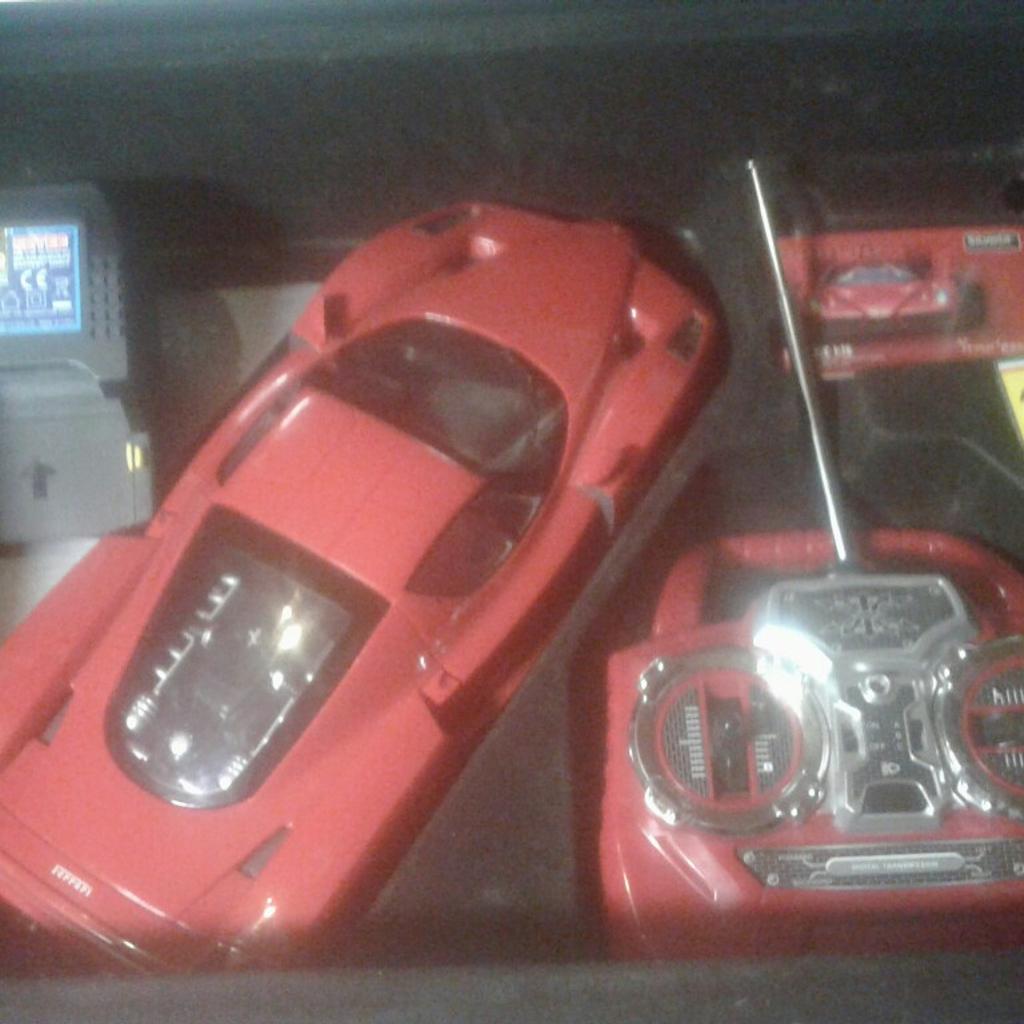 Silverlit 1:16 Ferrari (New in box) - Cars & Trucks