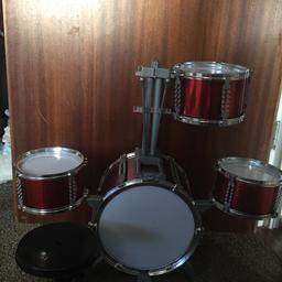 One of drums missing but can still play & bang it fun for lil ones