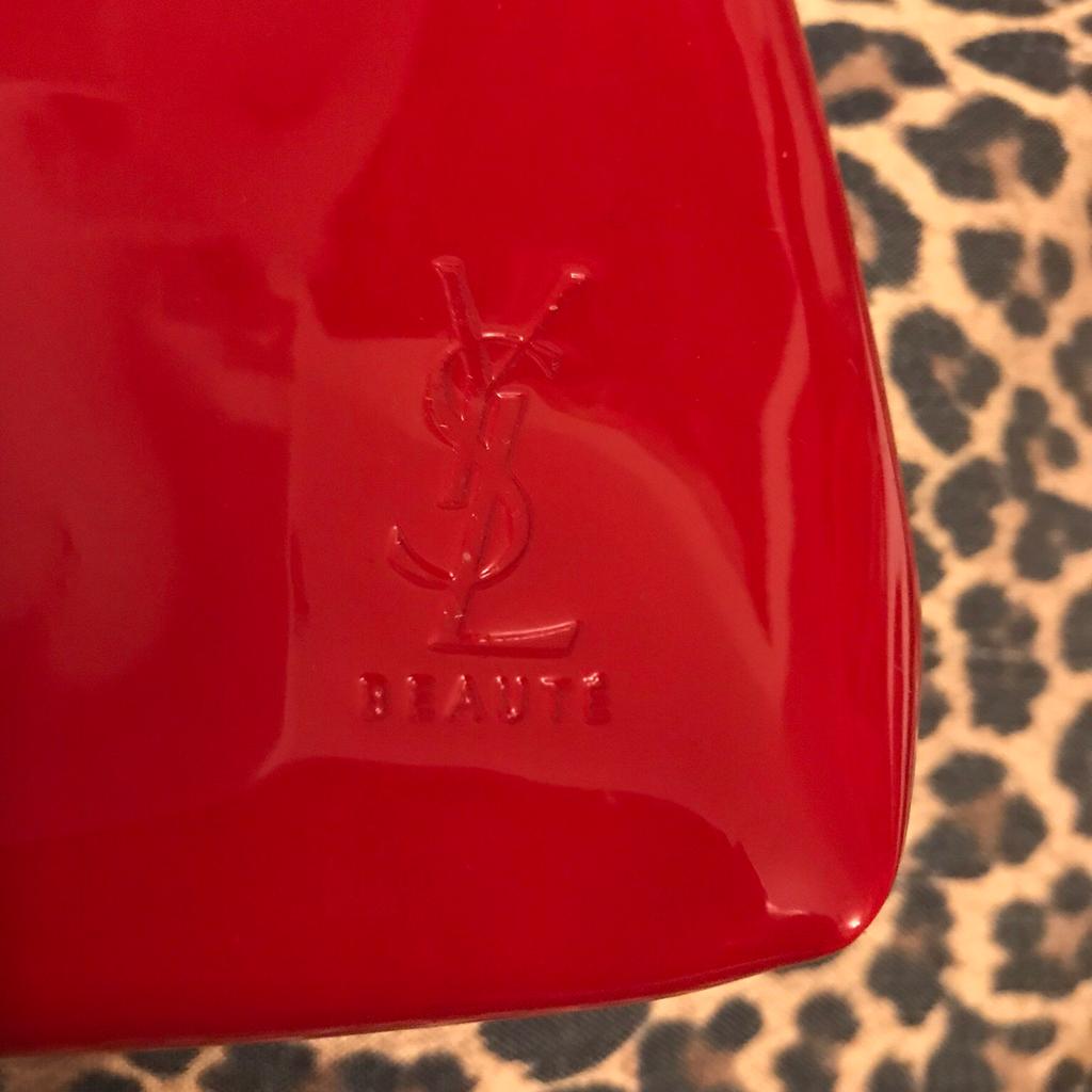 YSL necessär helt ny oanvänd in 11232 Stockholm for SEK 100.00 for sale
