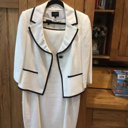 Worn once
Perfect condition
Ideal for occasion or work 
Collection Lychpit
