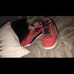 Nike Jordan Air
Gebraucht in guten Zustand
Farbe rot und in der Größe 38,5

Alle Artikel werden vor dem Verkauf sauber gemacht, Selbstabholung ☺️