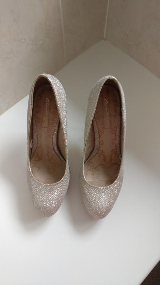 Buy & Sell Staffordshire South Staffordshire - Photos for Silver sparkly shoes