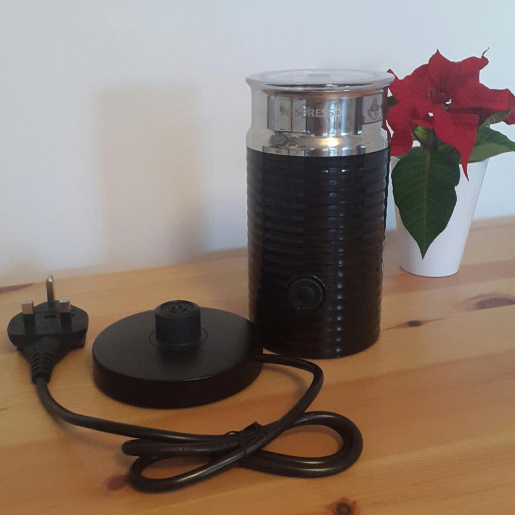 Nespresso milk frother used a couple of times in SS15 Basildon for £30.