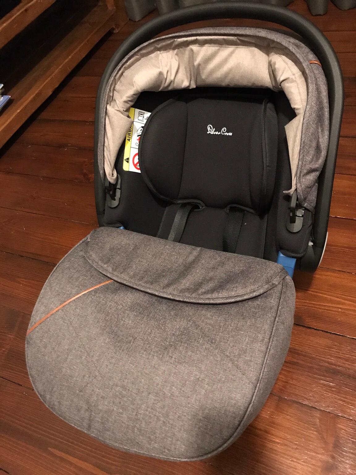 Silver Cross Simplicity Car Seat with Base in BR4 London for £99.00 for