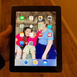 4th generation iPad with lightning port.
Small crack on the outer black border, (top left) which is hardly noticeable. (Hence low price)
Unlocked to any network.
Will not post, collection only