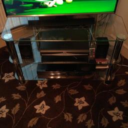 glass & chrome TV stand.
80cm wide
40cm deep
50cm high
excellent condition, no marks or scratches.
NOTE, TV STAND ONLY.
buyer to collect, Darwen.