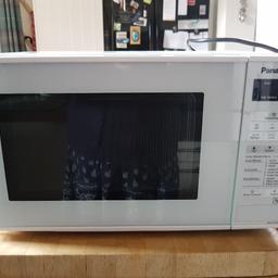 microwave oven white. Works and clean.