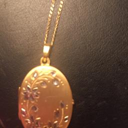 Beautiful flower patterned 9k gold locket, 20inch gold chain. Never worn, decided to  sell for a good purpose. No silly offers, collection only