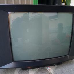 VENDO tv color Brionvega 26'' funzionante.
Non dotata di decoder digitale terrestre.
Non spedisco, ritiro a mano.