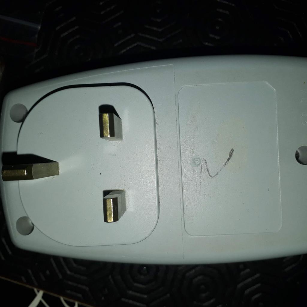 UniRoss XPress 300 Battery Charger in East Hertfordshire für 4,00