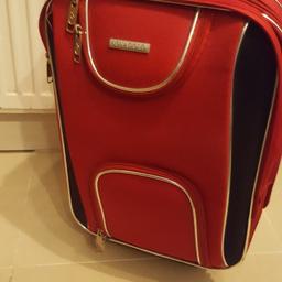 nice little bag a bit smaller than a luggage handbag but
Good for a few days trip. Need it gone 
My mum needs it gone As soon as possible so accepting reasonable offers.
Please remember it is a small bag and ask if yoh require measurements thanks