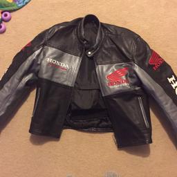 Size small jacket in good condition. Still has all pads. Genuine leather.