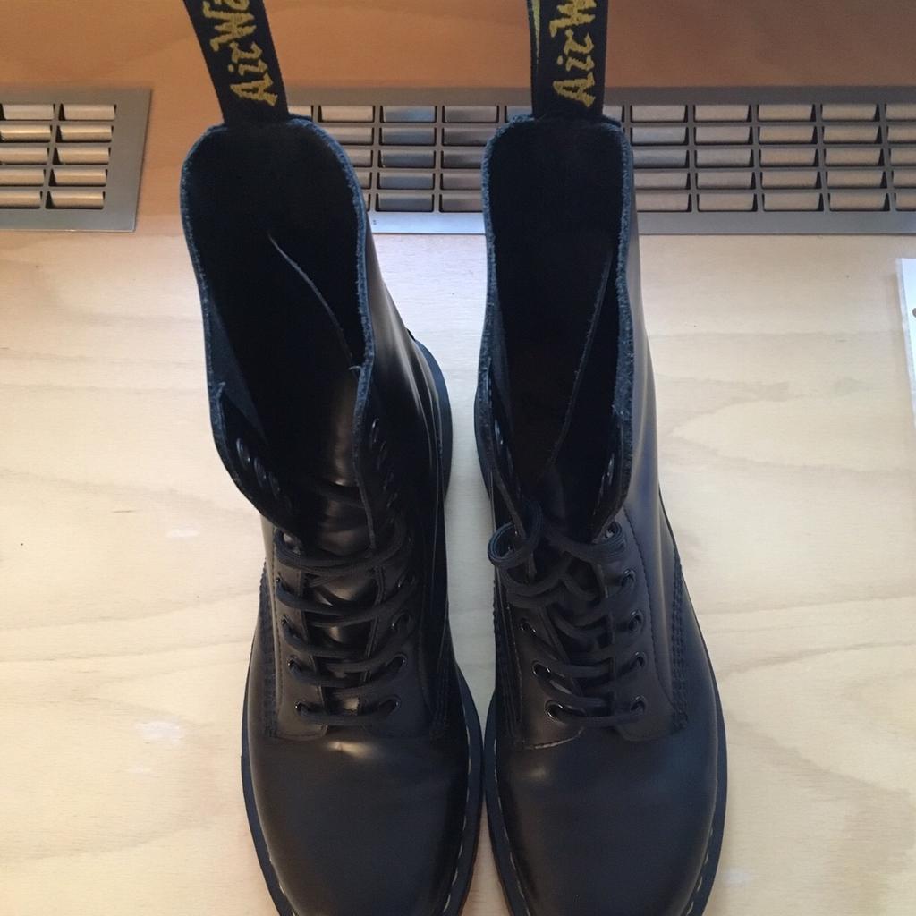 Dr martens 1490 outlet 43