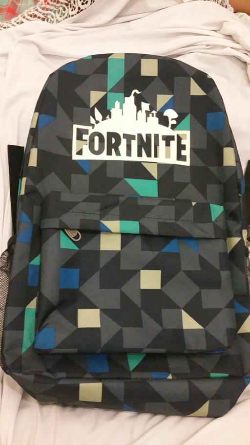 Buy & Sell Chadwell Heath Redbridge - Photos for Fortnite backpack with Camo FREE WALLET