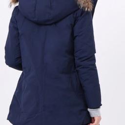 I am selling this womens coat originally bought for £40 now selling for nearly half the price. I am selling this as it is abit small for me however it is a very well insulated coat especially for the winter season. Never been worn before, still has tags on it ,only been tried on. Open to offers