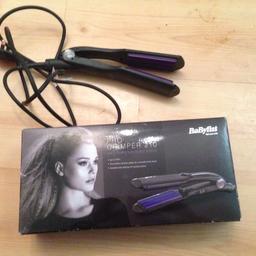 New The BaByliss Pro 210 Crimper with tourmaline-ceramic plates, heats up to a top temperature of 210C in just 30 seconds, to create hair that is shiny, perfectly defined and with long-lasting texture. Giving your hair that crimp hippy look in seconds. 

£10