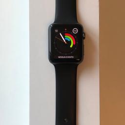 Apple Watch serie 1, cassa Space Grey 42mm. Con scatola, alimentatore e cinturino secondario di colore nero. Tenuto benissimo, nessun graffio. Prezzo già tirato al massimo.