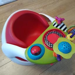 Mamas and papas red snug seat with removable play tray in good clean condition.... Minor nick in foam but doesn effect use & can't be seen once tray is on
From a smoke free home
Collection Horbury wf4