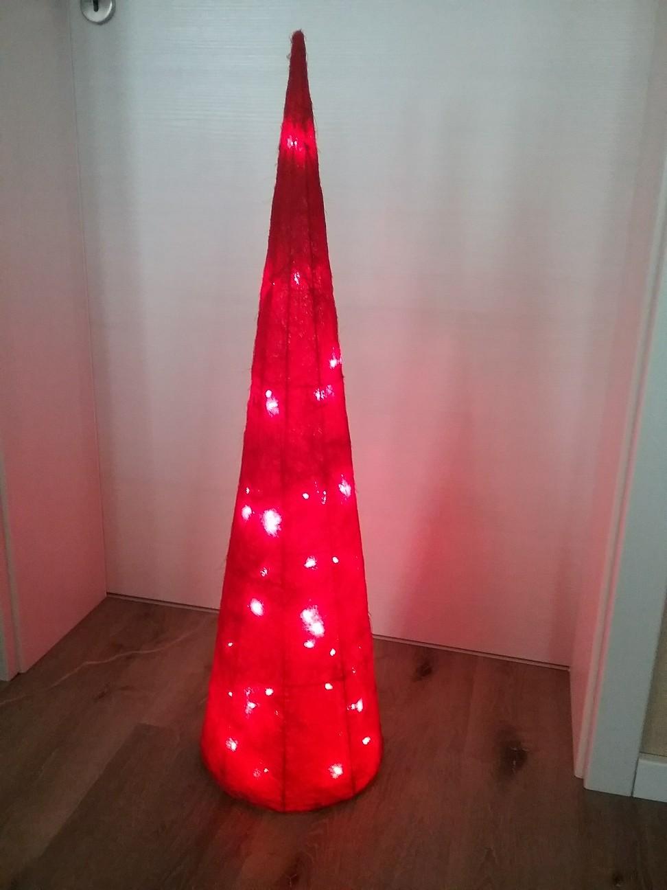 Weihnachtsdeko Pyramide mit LED Lichter rot in 56743 Mendig für 5,00